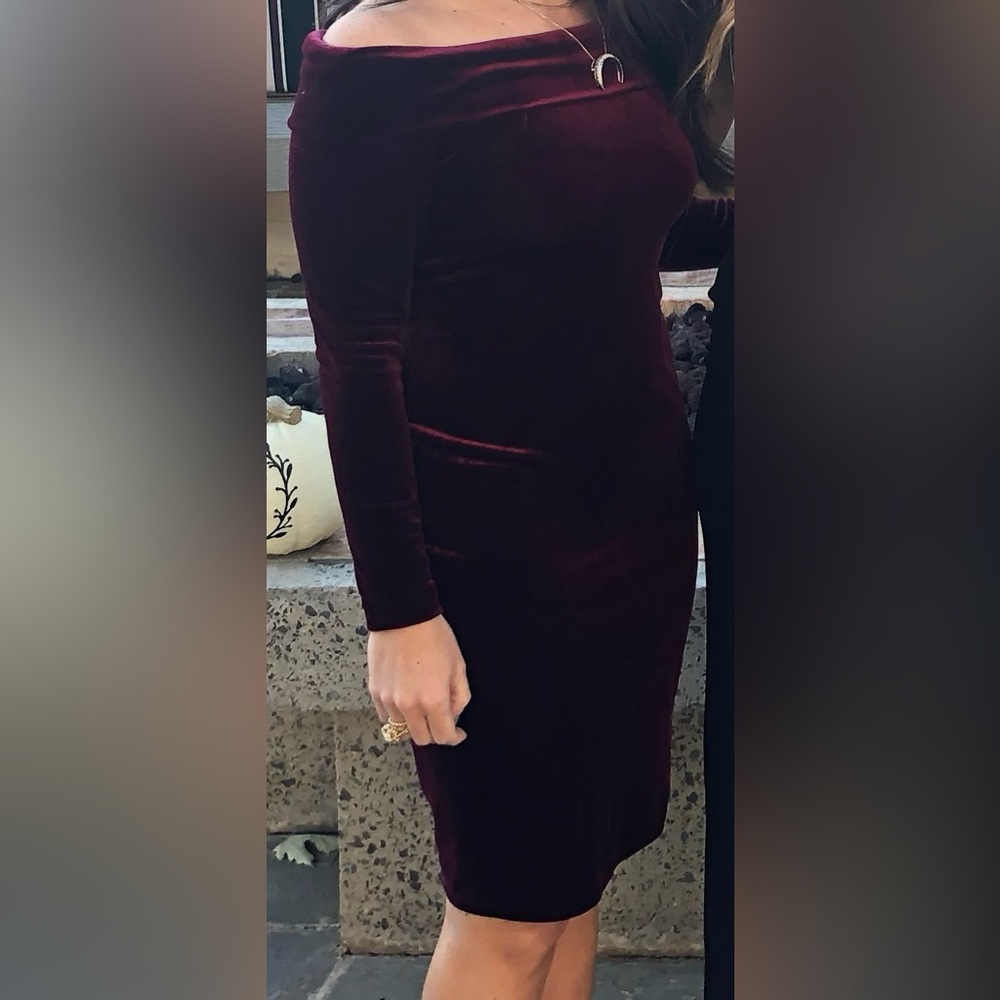 Calvin Klein Off-The-Shoulder Velvet Sheath Dress Size 0P